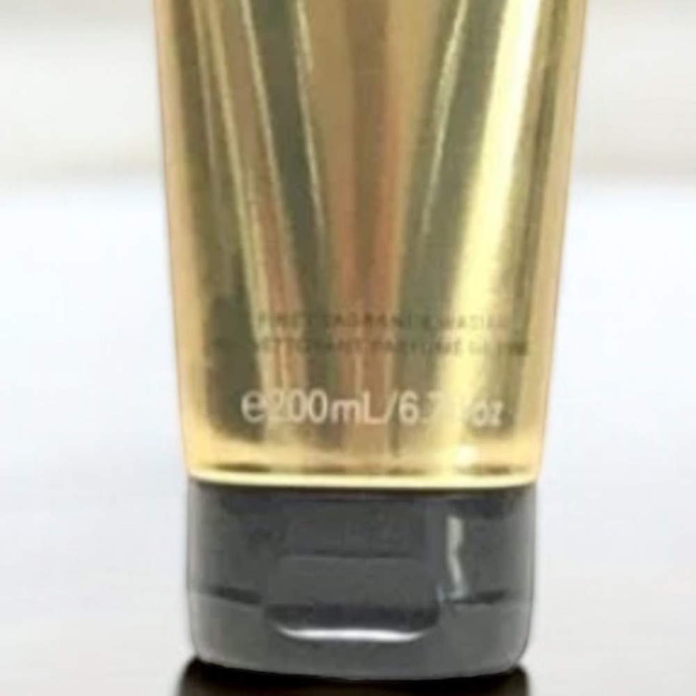 VICTORIA'S SECRET FRAGRANT BODY WASH SHOWER GEL 6.7 oz / 200 ml - Picture 2 of 2